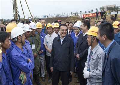 2015年，国务院总理李克强视察位于海南的中天建设集团第七建设公司项目部